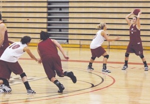 Women’s Basketball: The Bulldogs got down to business last week at practice to work toward the establishment of an entirely new starting lineup. The team is starting up the year minus four of last year’s seniors and plus five incoming freshman. Photo by Brandon Martinez | Web Editor