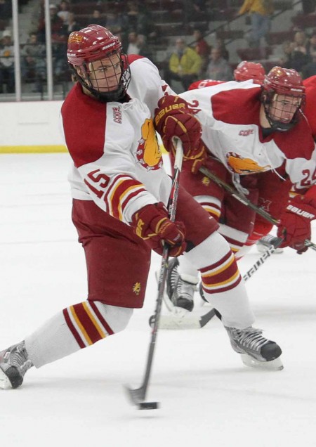 Headed to Bowling Green: FSU freshman right wing TJ Schlueter lines up for a shot against Miami (Ohio). The Bulldogs will next take on Bowling Green State on Nov. 4 and Nov. 5. Photo By: Brock Copus | Multimedia Editor