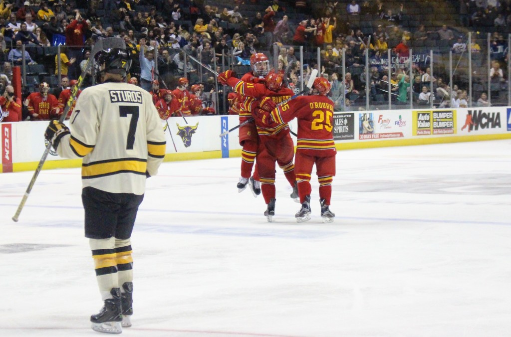 Senior forward Kenny Babinski netted the only goal of the night to give the Dawgs a 1-0 victory over the Huskies, and to seal their spot in the WCHA Championship game.